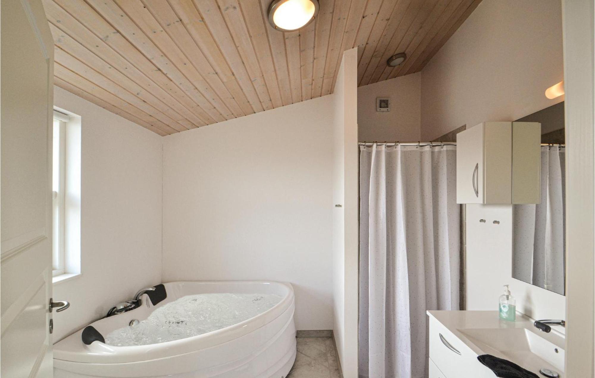 Amazing Home In Orsted With Kitchen エクステリア 写真